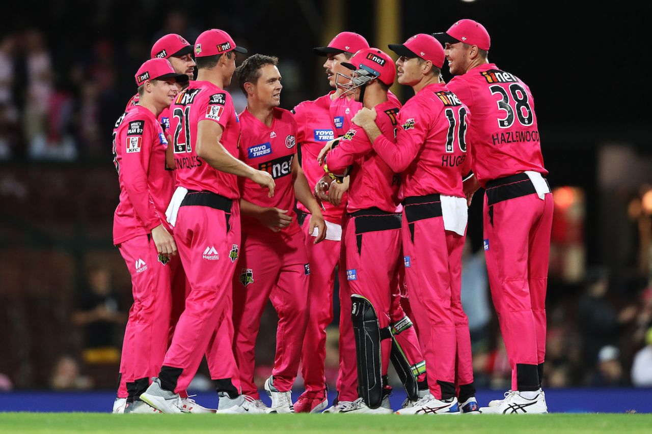Steve O'Keefe is congratulated after picking a wicket, Sydney Sixers v Melbourne Stars, BBL 2019-20 final, Sydney, February 8, 2020