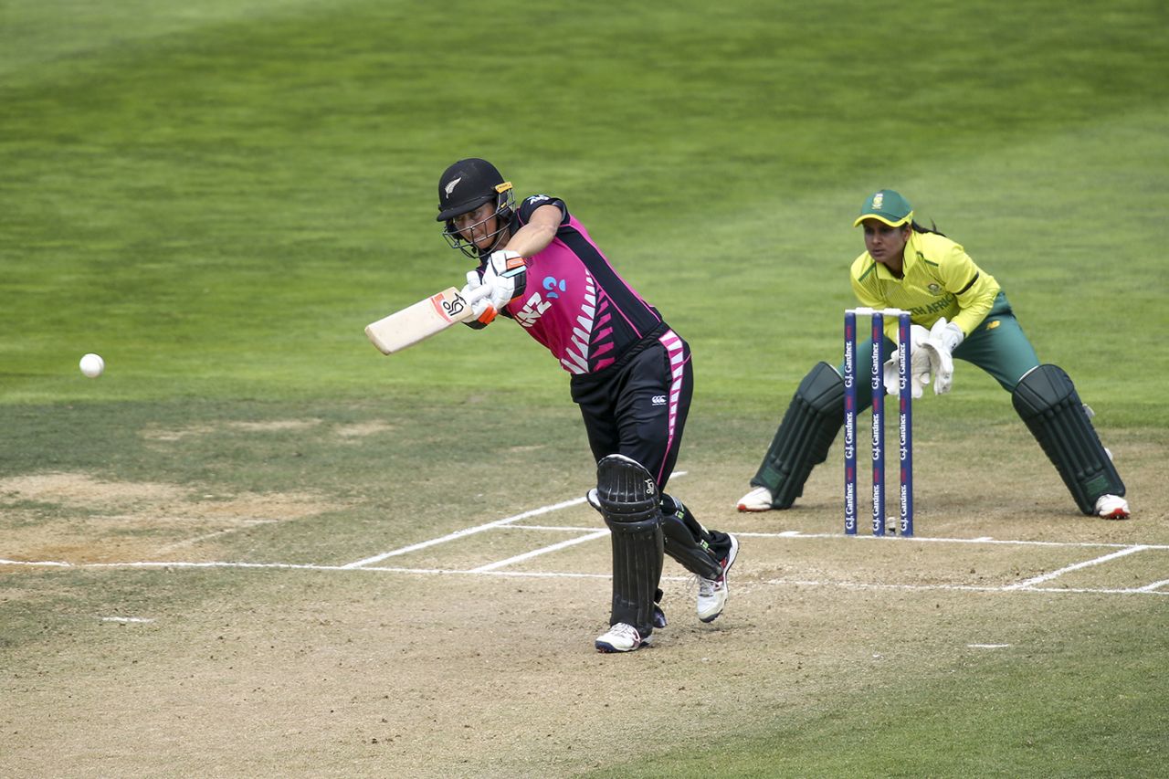 Sophie Devine steps out to drive, New Zealand women v South Africa women, 3rd T20I, Wellington, February 9, 2020