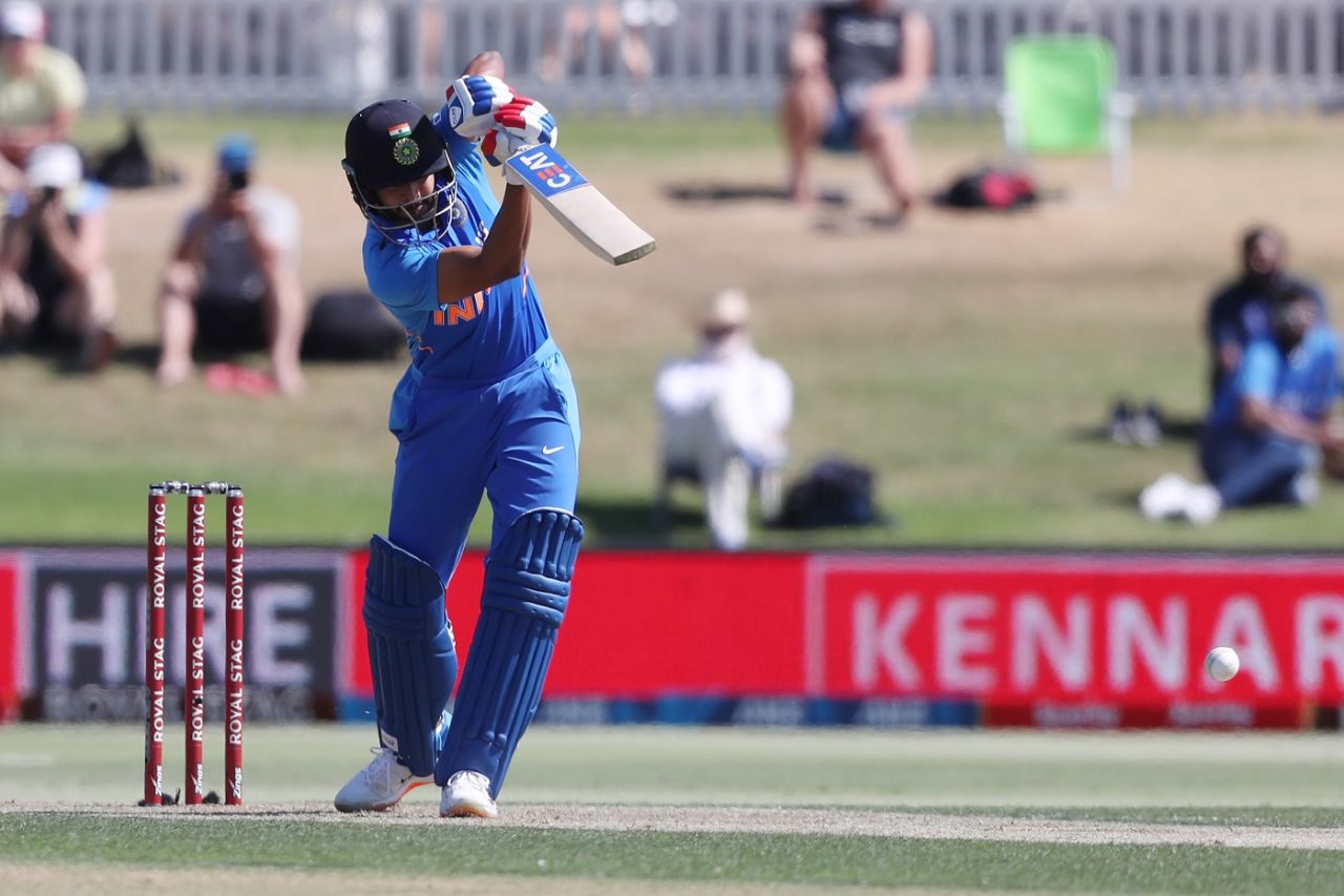 Shreyas Iyer demonstrates the perfect straight drive, New Zealand v India, 3rd ODI, Mount Maunganui, February 11, 2020