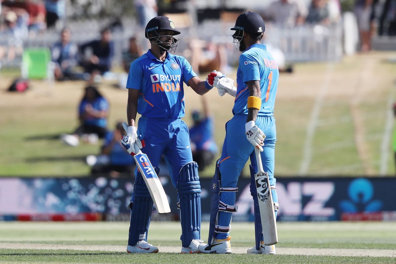 Shreyas Iyer is congratulated by KL Rahul for bringing up fifty, New Zealand v India, 3rd ODI, Mount Maunganui, February 11, 2020