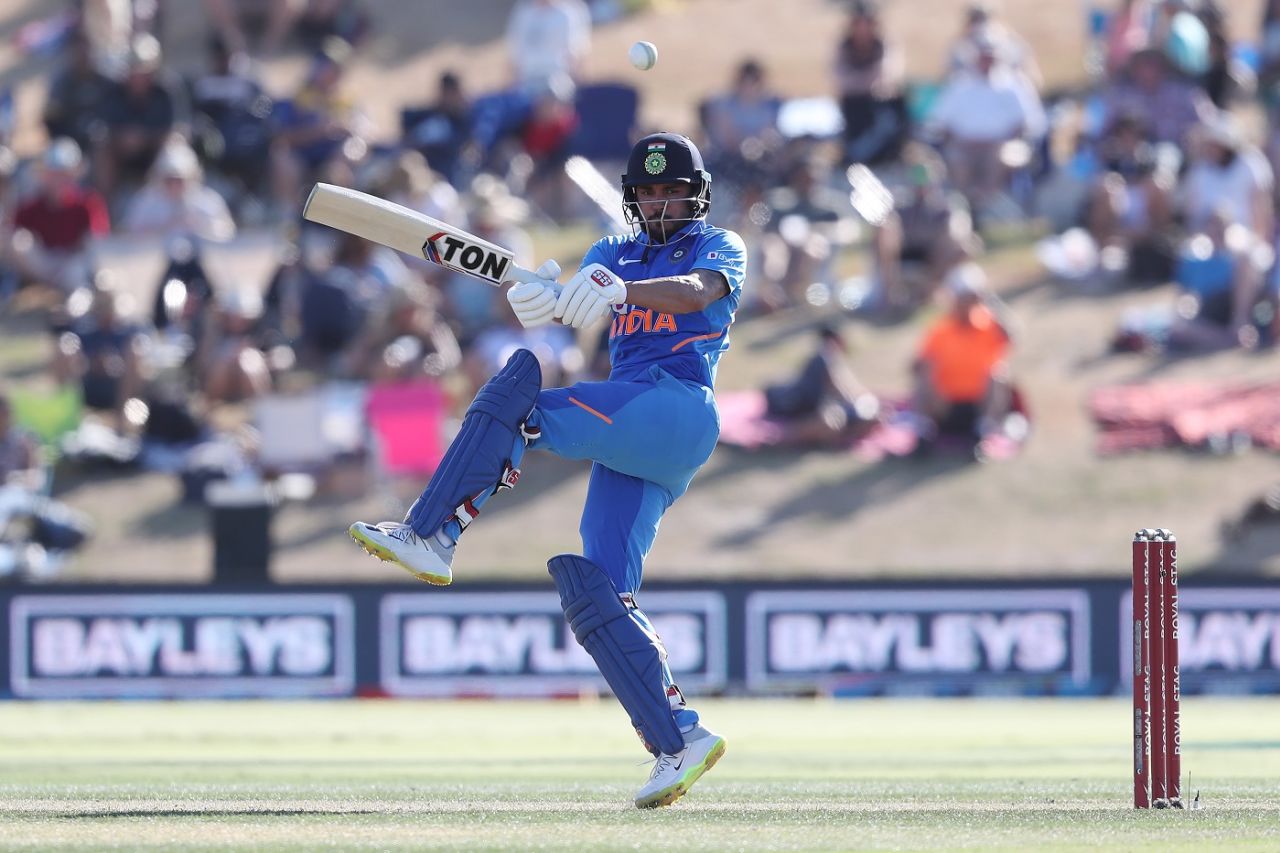 Manish Pandey swivels to play a pull, New Zealand v India, 3rd ODI, Mount Maunganui, February 11, 2020