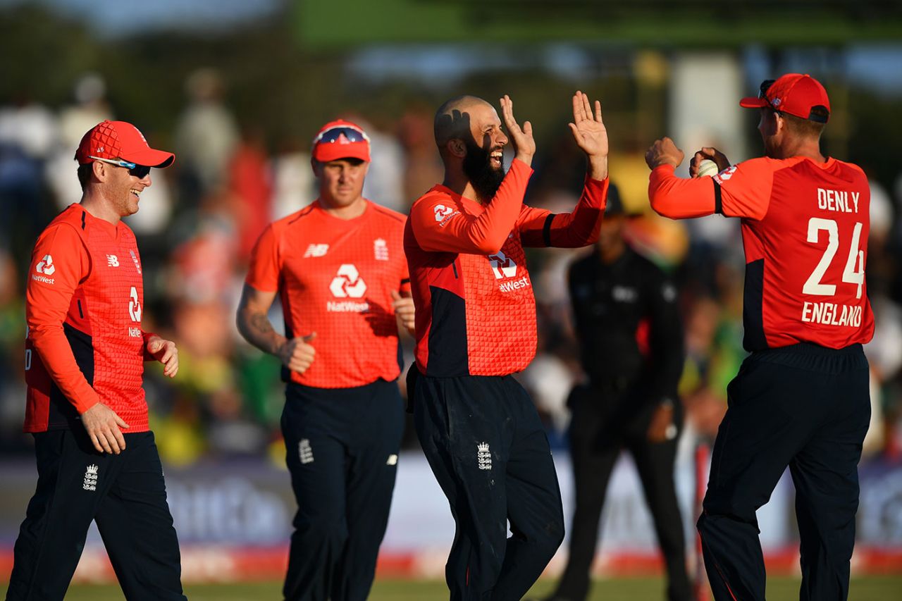 Moeen Ali claimed the big wicket of Quinton de Kock, South Africa v England, 1st T20I, East London, February 12, 2020