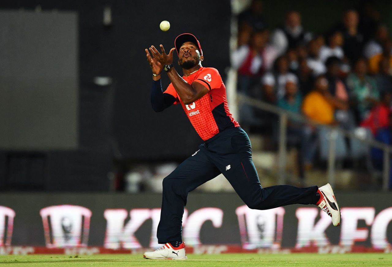 Chris Jordan takes a running catch over his shoulder, South Africa v England, 1st T20I, East London, February 12, 2020