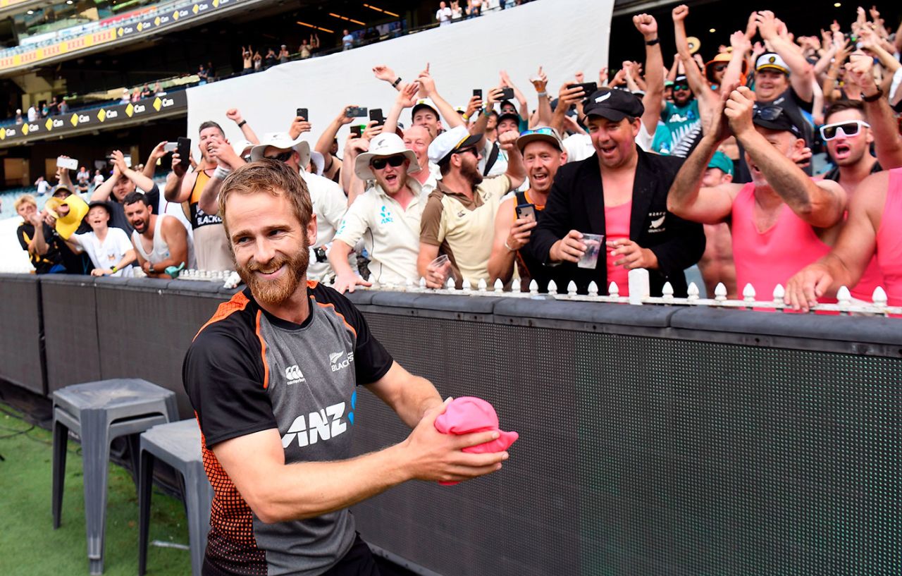 Kane Williamson greets fans after the match, Australia v New Zealand, 2nd Test, Melbourne, 4th day, December 29, 2019