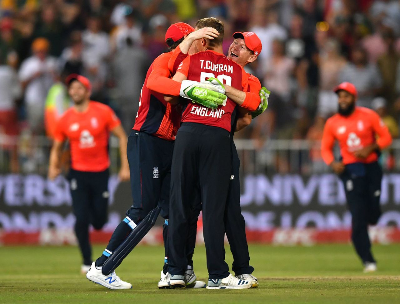 England celebrate their final-ball victory, South Africa v England, 2nd T20I, Durban, February 14, 2020