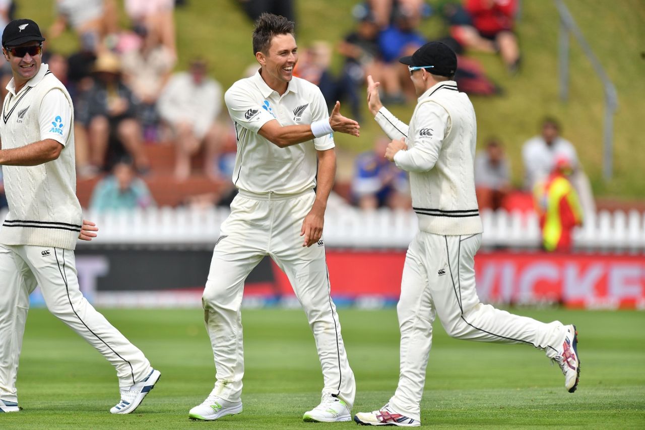 Trent Boult and Tom Latham celebrate Mayank Agarwal's dismissal, New Zealand v India, 1st Test, Wellington, 1st day, February 21, 2020