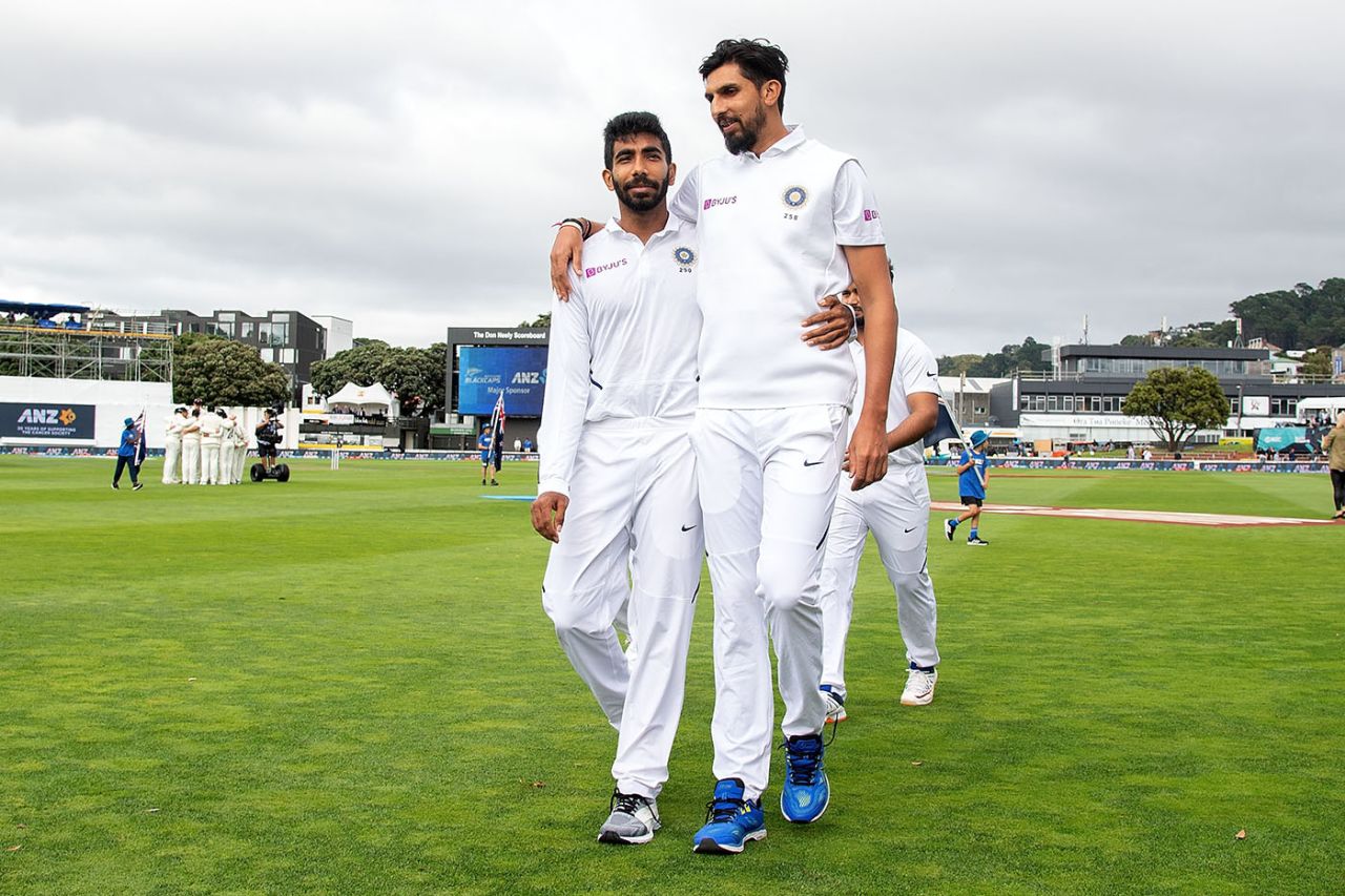 Ishant Sharma and Jasprit Bumrah share a light moment, New Zealand v India, 1st Test, Wellington, 1st day, February 21, 2020