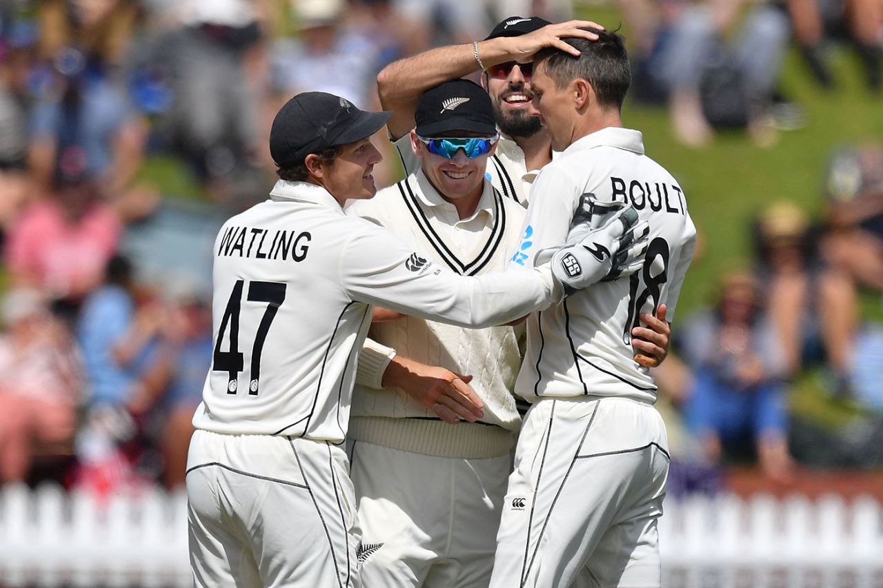 Trent Boult is congratulated by his team-mates after an early strike, New Zealand v India, 1st Test, Wellington, 3rd day, February 23, 2020