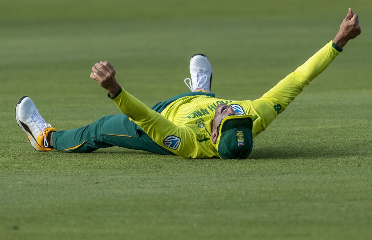 Faf du Plessis held a brilliant catch to dismiss Steven Smith, South Africa v Australia, 2nd T20I, Port Elizabeth, February 23, 2020