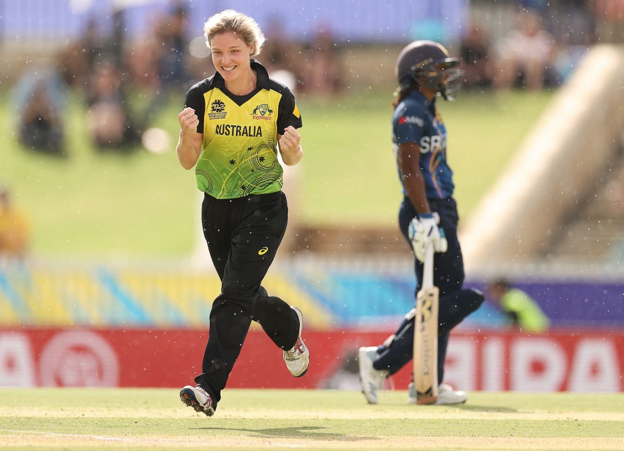 Nicola Carey celebrates after claiming the big scalp of Chamari Atapattu, Australia v Sri Lanka, Women's T20 World Cup, Group A, Perth, February 24, 2020