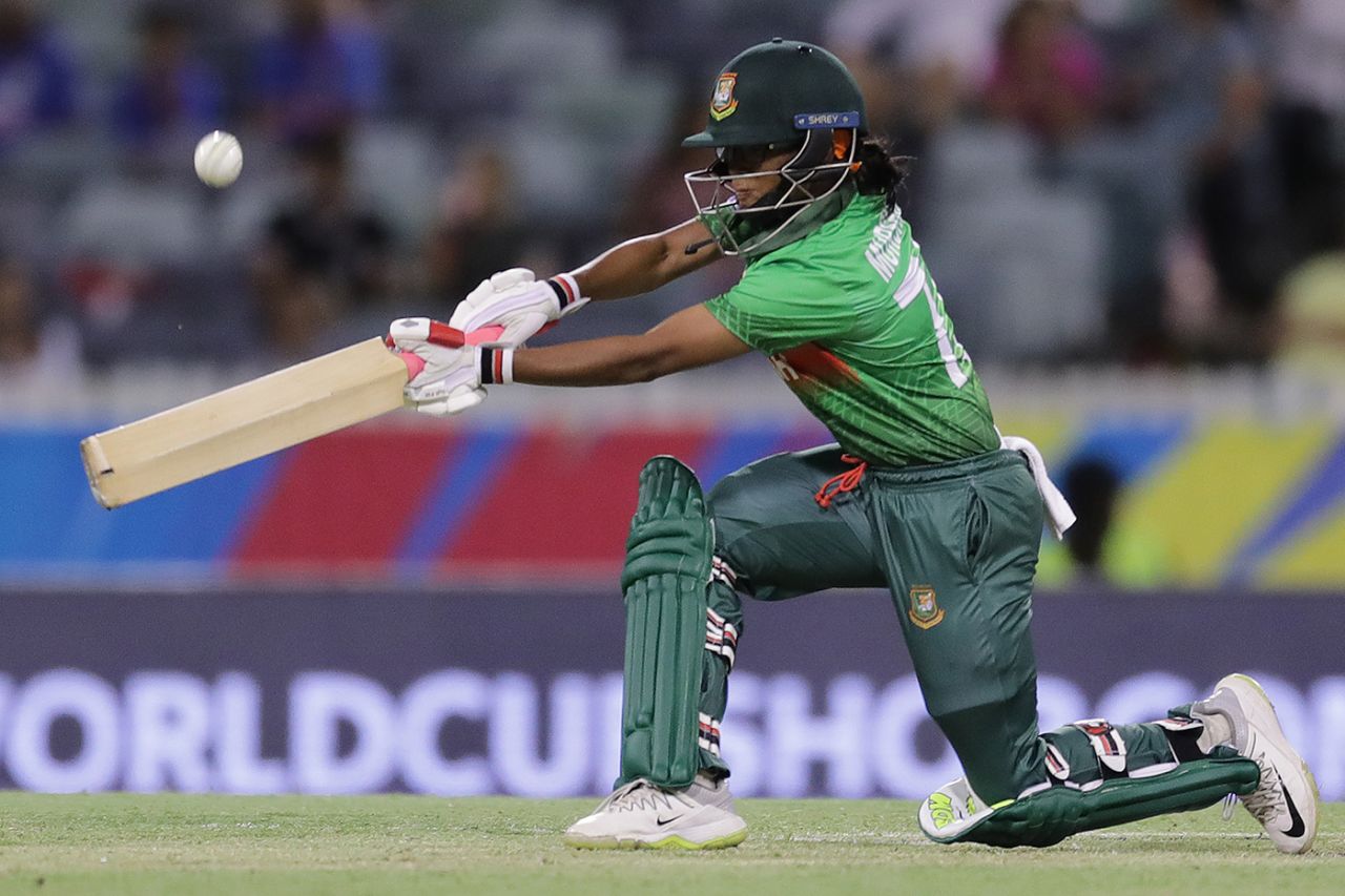 Murshida Khatun gets low to slog-sweep, India Women vs Bangladesh Women, Women's T20 World Cup, Perth, February 24, 2020