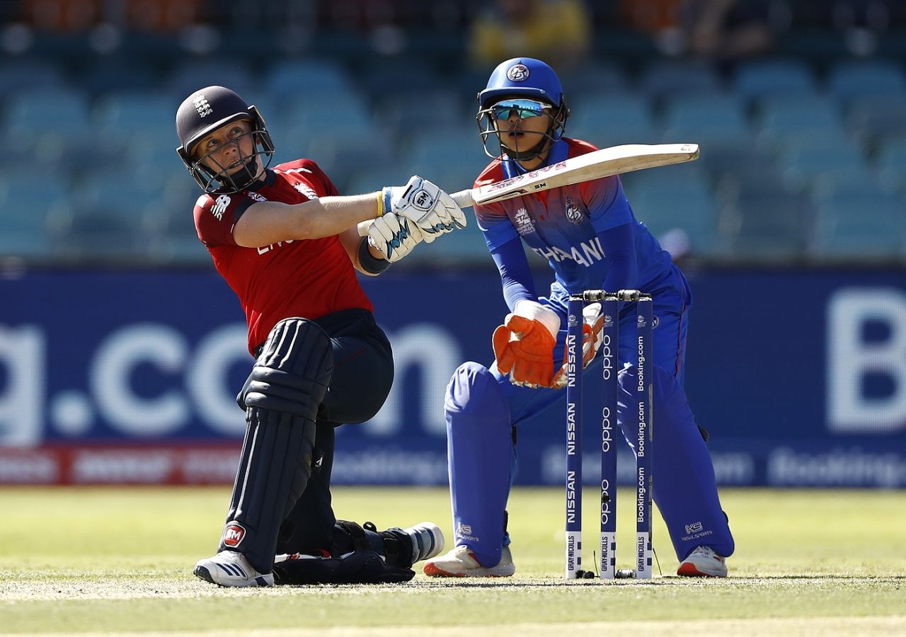 Heather Knight lofts one over the leg side, England v Thailand, Women's T20 World Cup, Canberra, February 26, 2020
