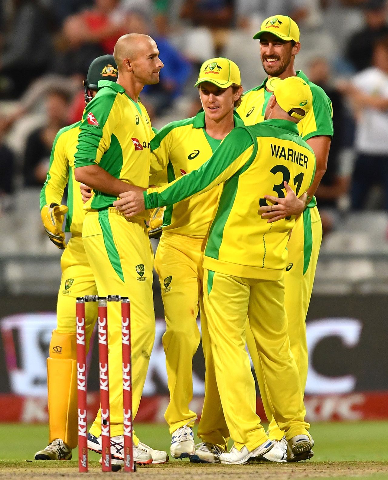 Australia celebrate the wicket of Rassie van der Dussen, South Africa v Australia, 3rd T20I, Newlands, February 26, 2020