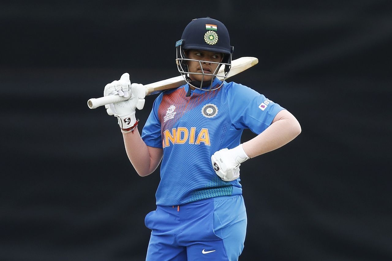 Shafali Verma gets ready to take strike, India v New Zealand,  ICC Women's T20 World Cup, Melbourne (Junction Oval), February 27, 2020