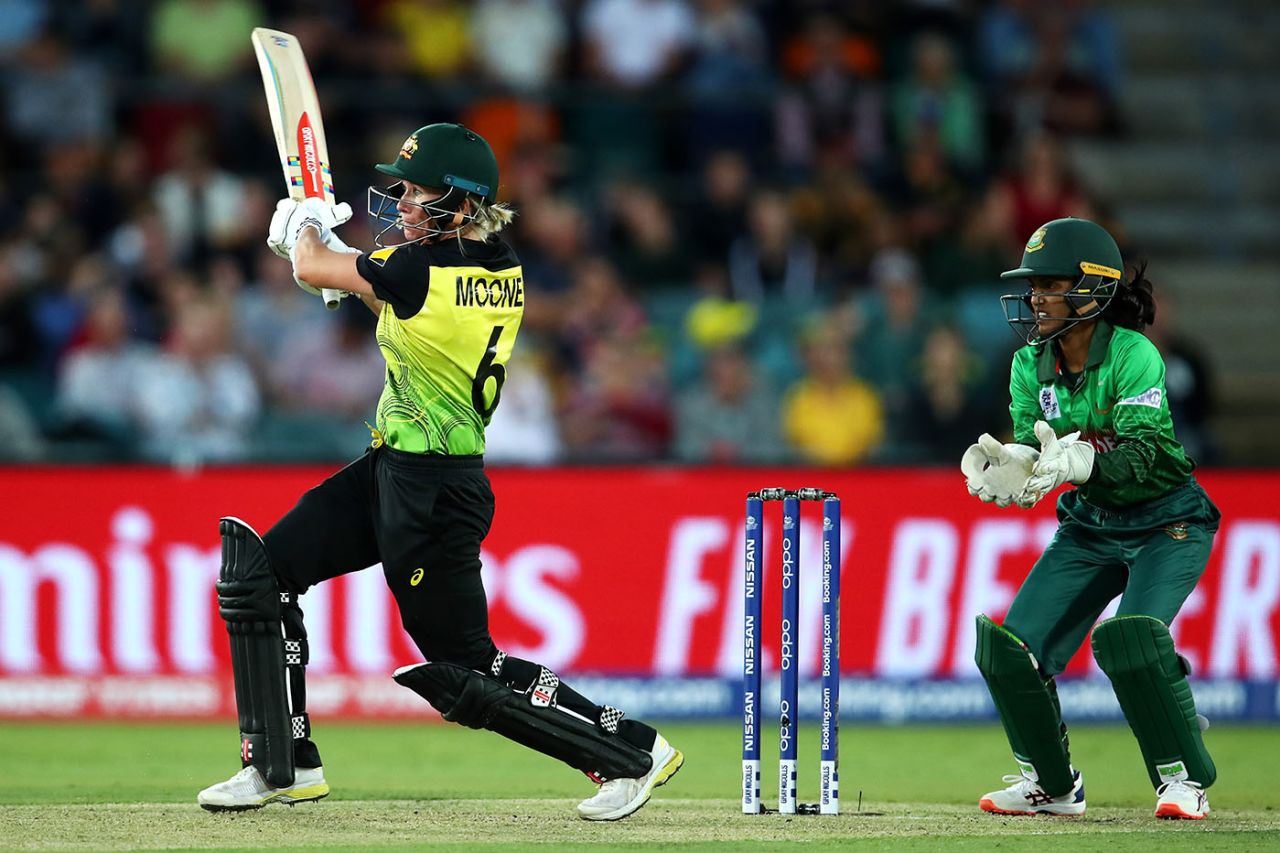 Beth Mooney pulls one with authority, Australia v Bangladesh, Group A, T20 World Cup, Canberra, February 27, 2020