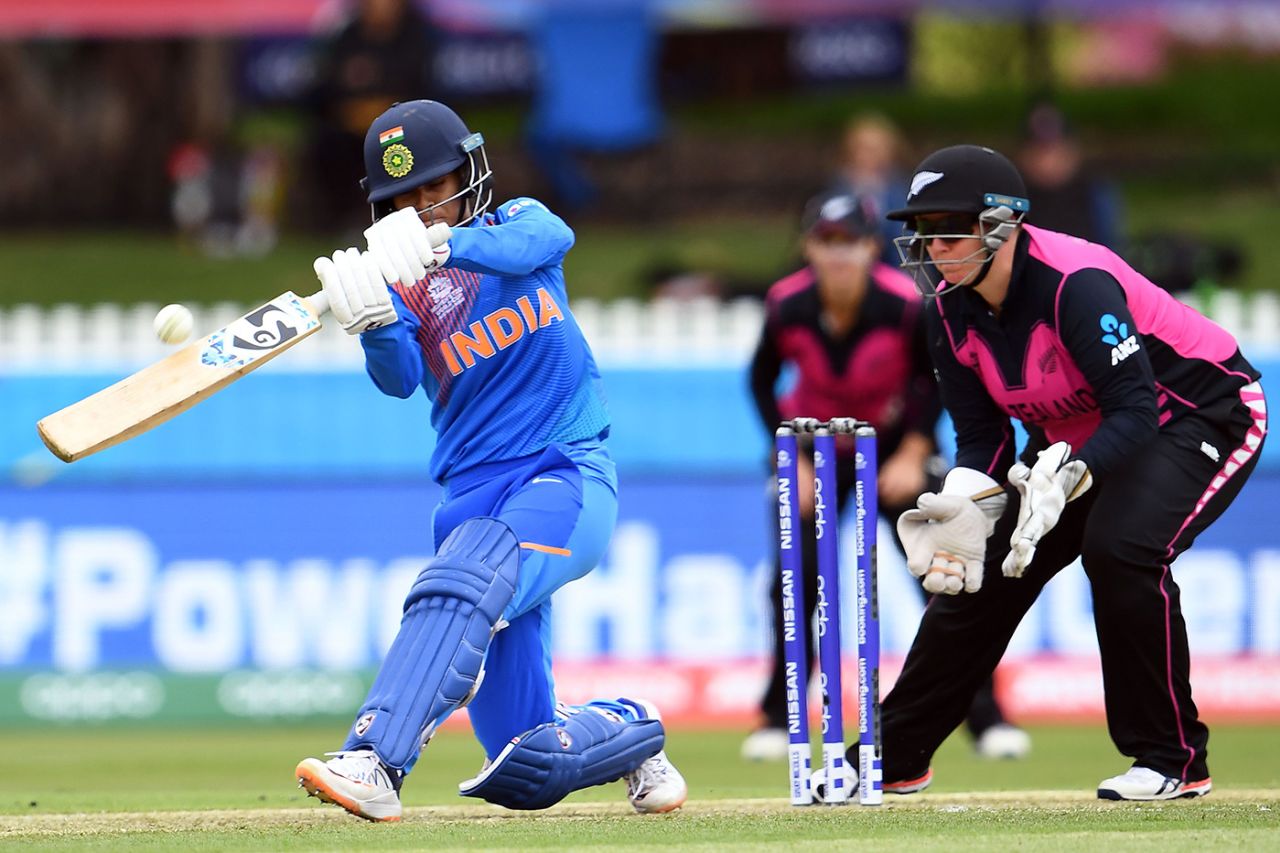 Radha Yadav hits out at the death, India v New Zealand, Group A, T20 World Cup, Junction Oval, February 27, 2020