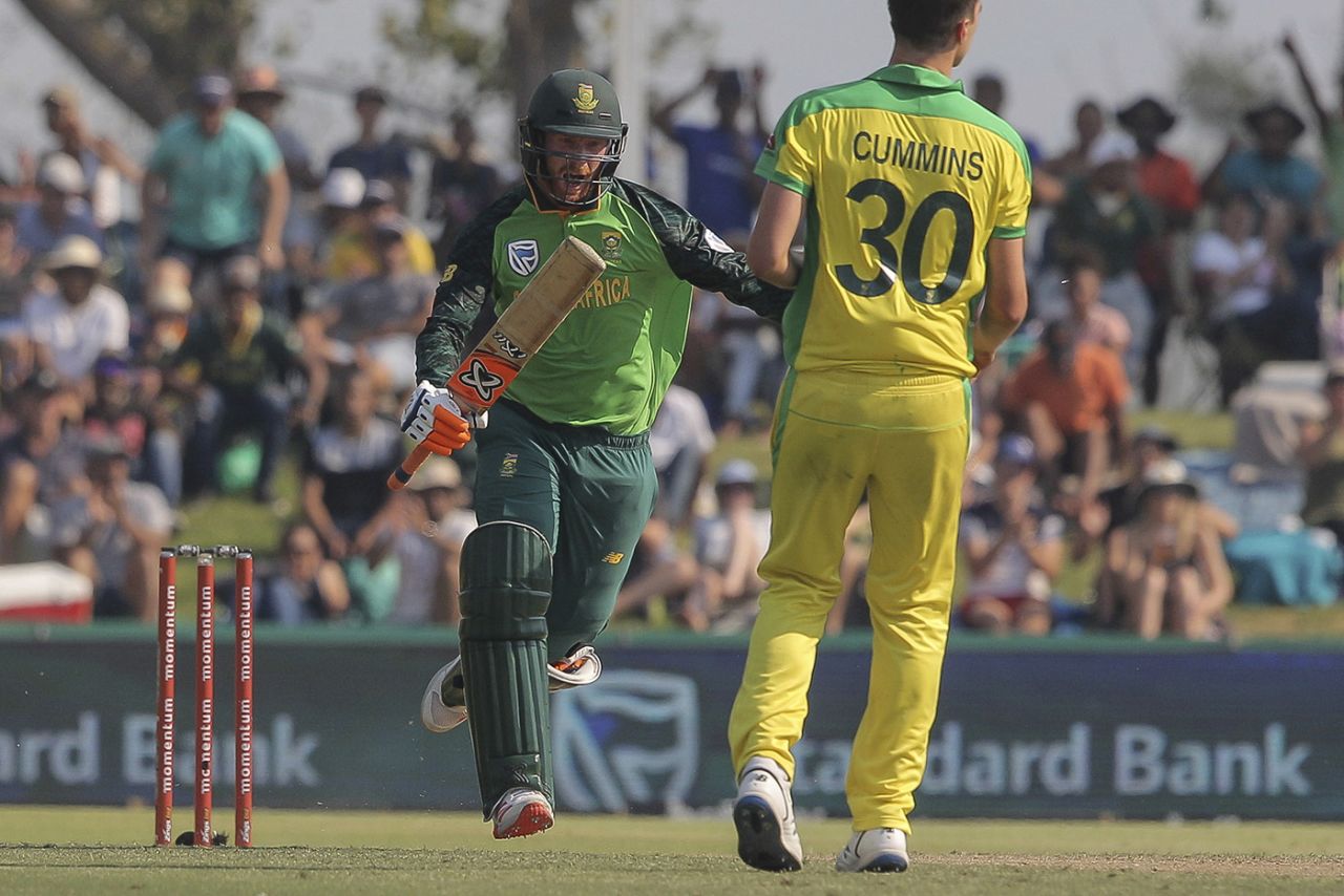 Heinrich Klaasen sets off for a single to bring up his maiden hundred, South Africa v Australia, 1st ODI, Paarl, February 29, 2020