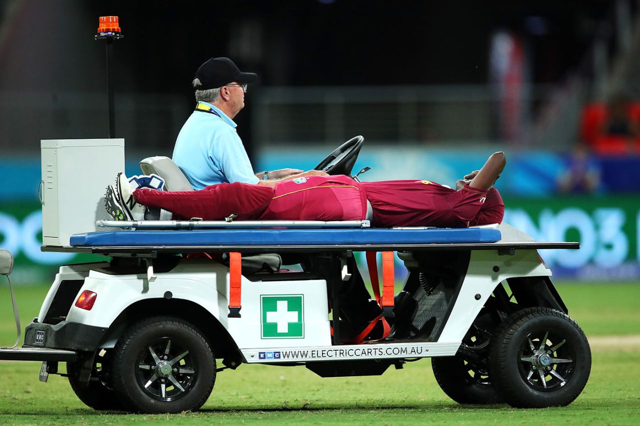 Stafanie Taylor leaves the field injured, England v West Indies, Group B, Women's T20 World Cup, Sydney, March 1, 2020