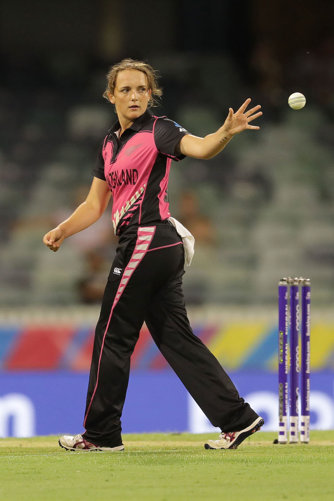 Amelia Kerr prepares to bowl another delivery, New Zealand v Sri Lanka, Women's World T20, February 22, 2020