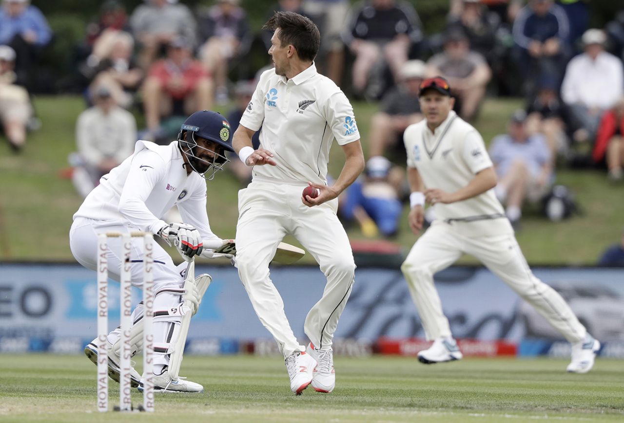 A sharp Trent Boult sets up Jasprit Bumrah's run-out, New Zealand v India, 2nd Test, Christchurch, 3rd day, March 2, 2020