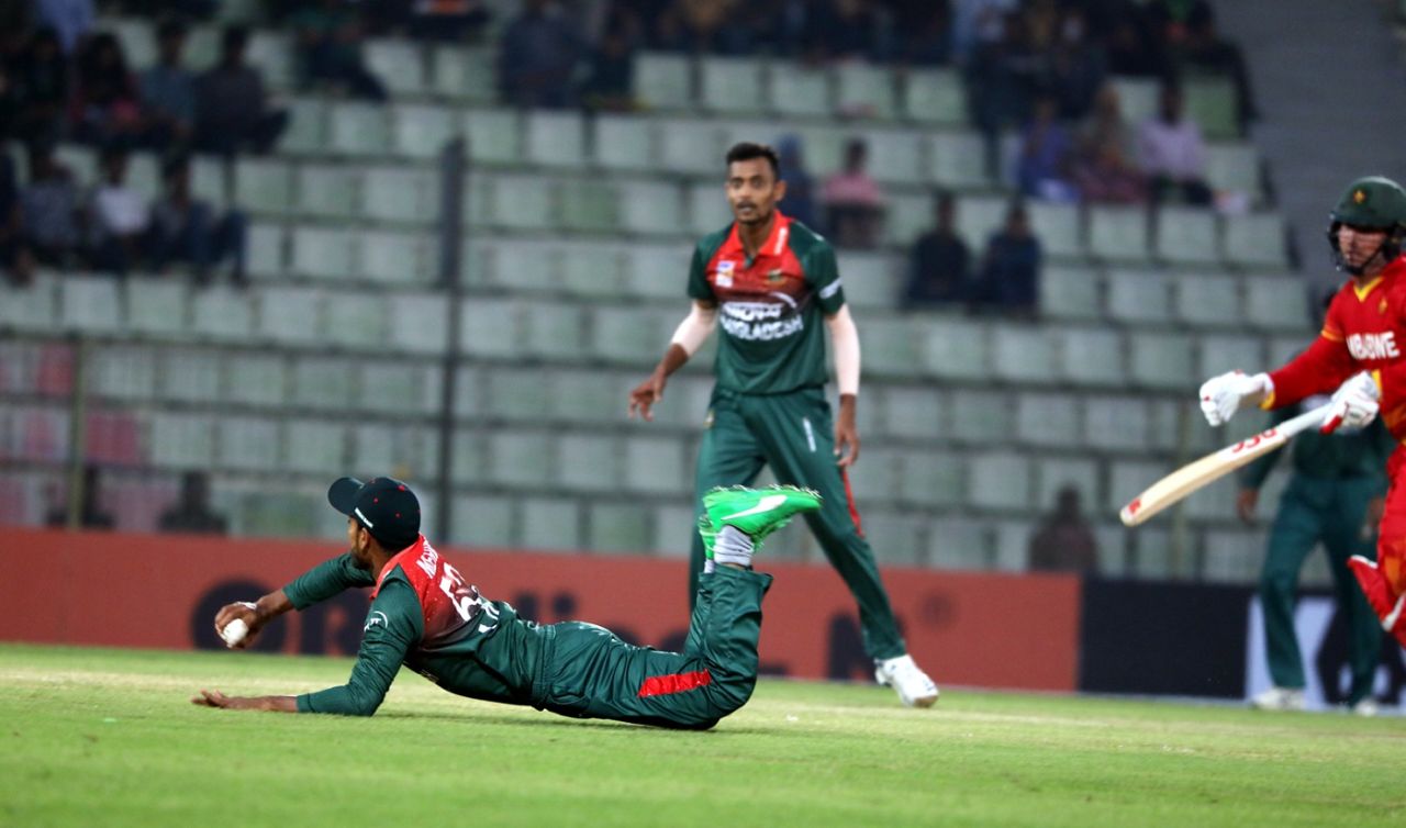 Mehidy Hasan Miraz runs Brendan Taylor out, Bangladesh v Zimbabwe, 2nd ODI, Sylhet, March 3, 2020