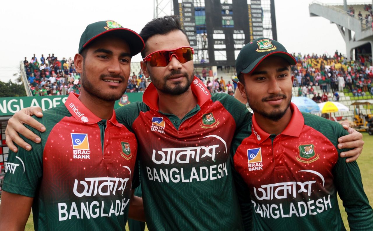 Mashrafe Mortaza with the two debutants, Mohammad Naim and Afif Hossain, Bangladesh v Zimbabwe, 3rd ODI, Sylhet, March 6, 2020