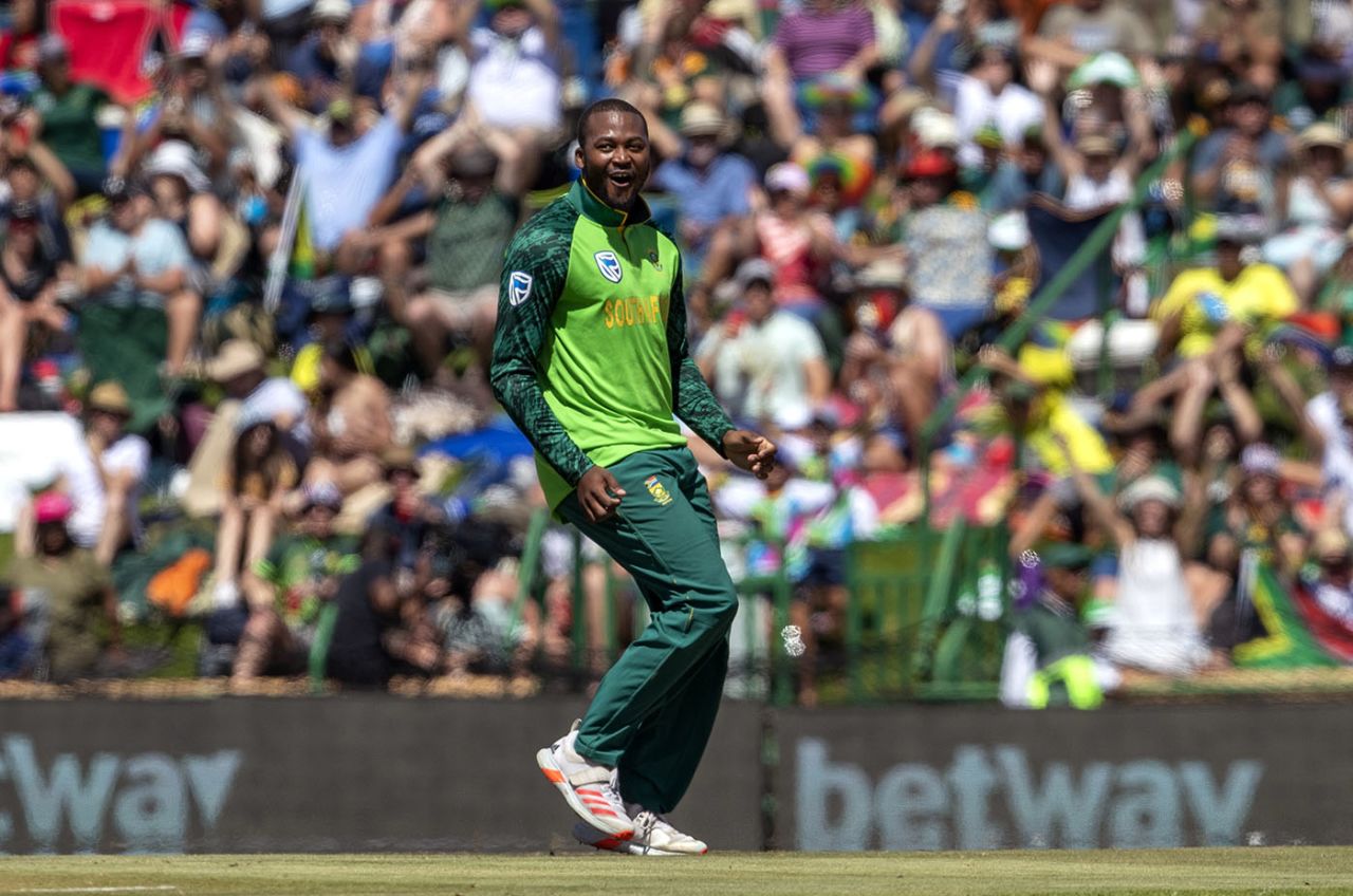 Andile Phehlukwayo claimed the wicket of Steven Smith, Australia v South Africa, 3rd ODI, Potchefstroom, March 7, 2020