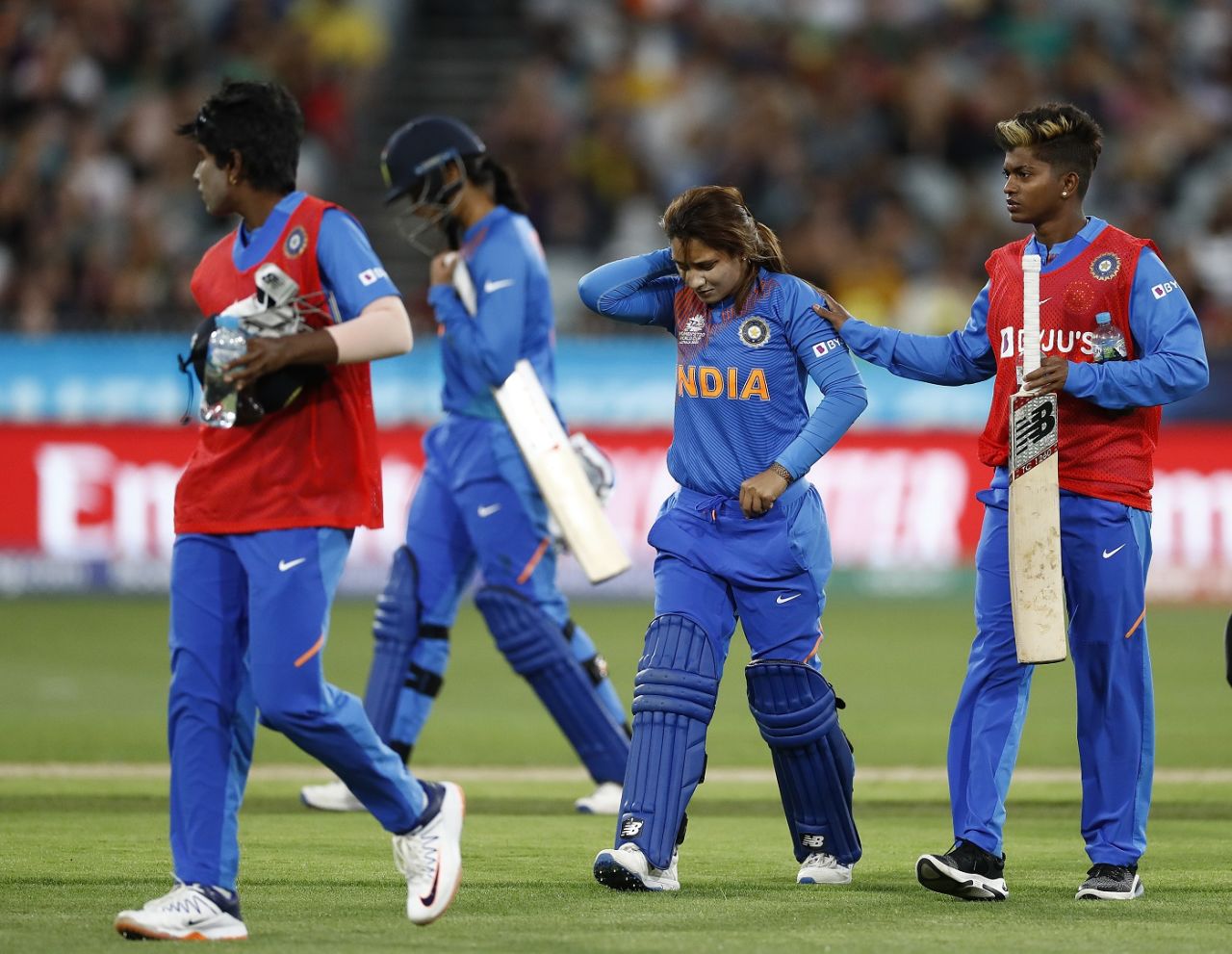 Taniya Bhatia had to retire hurt after being hit by a Jess Jonassen delivery, Australia v India, final, Women's T20 World Cup, Melbourne, March 8, 2020
