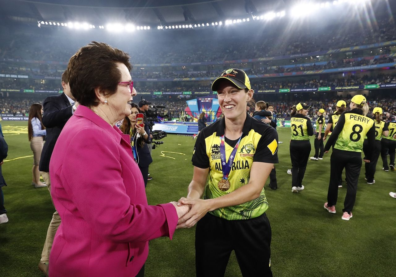 Megan Schutt catches up with Billie Jean King, Australia v India, final, Women's T20 World Cup, Melbourne, March 8, 2020