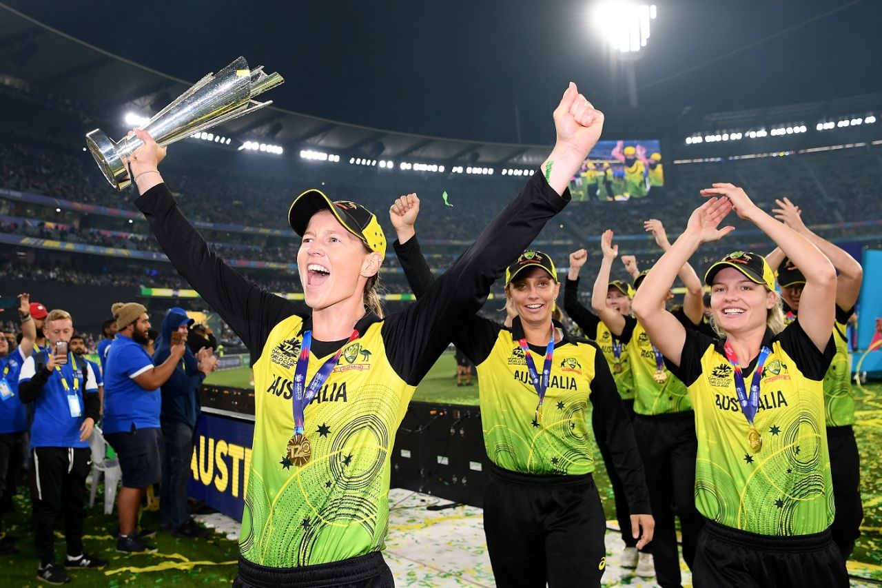 Meg Lanning leads the victory lap, Australia v India, final, Women's T20 World Cup, Melbourne, March 8, 2020