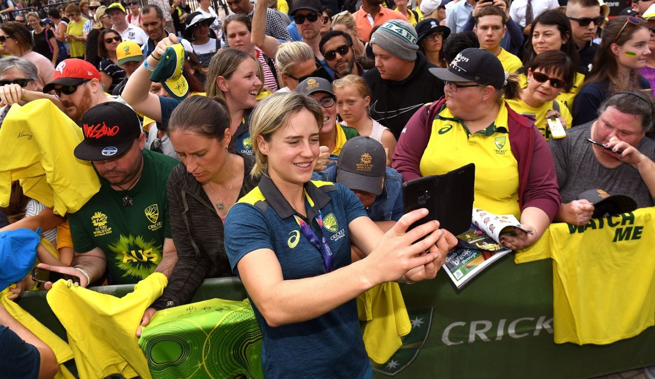Ellyse Perry in a selfie mood on the morning after Australia's fifth T20 World Cup win, Melbourne, March 9, 2020