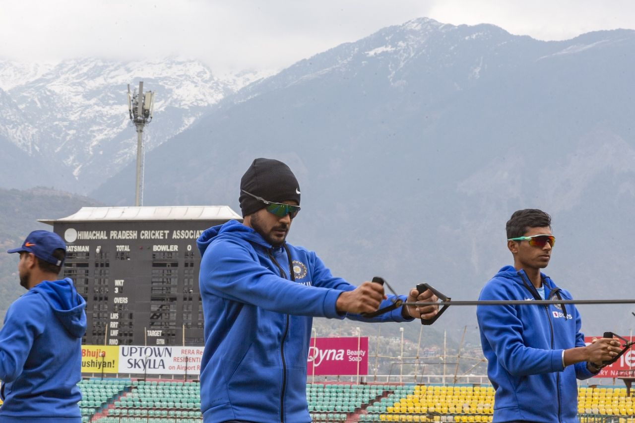 Manish Pandey and Navdeep Saini work out in Dharamsala, Dharamsala, March 11, 2020