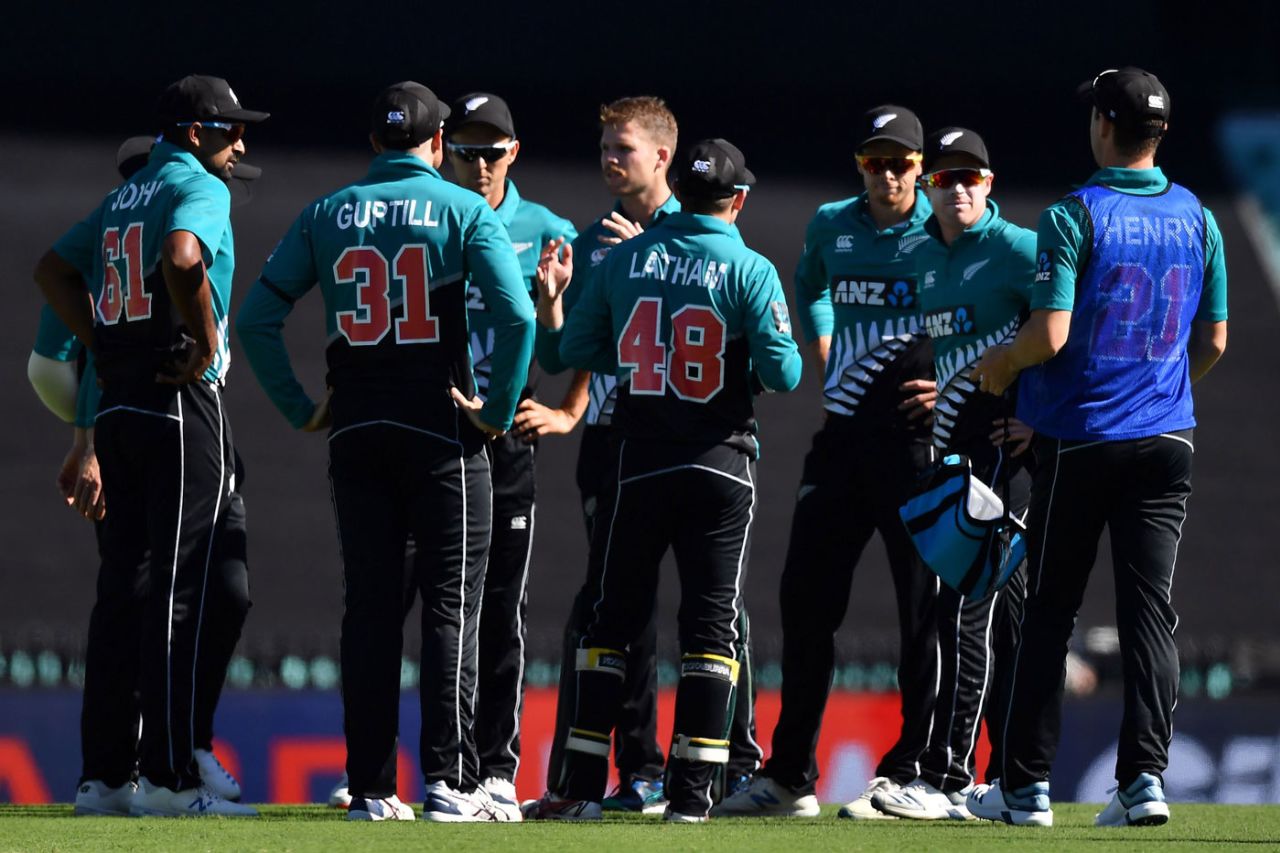 New Zealand regroup after getting a wicket, Australia v New Zealand, 1st ODI, Sydney, March 13, 2020