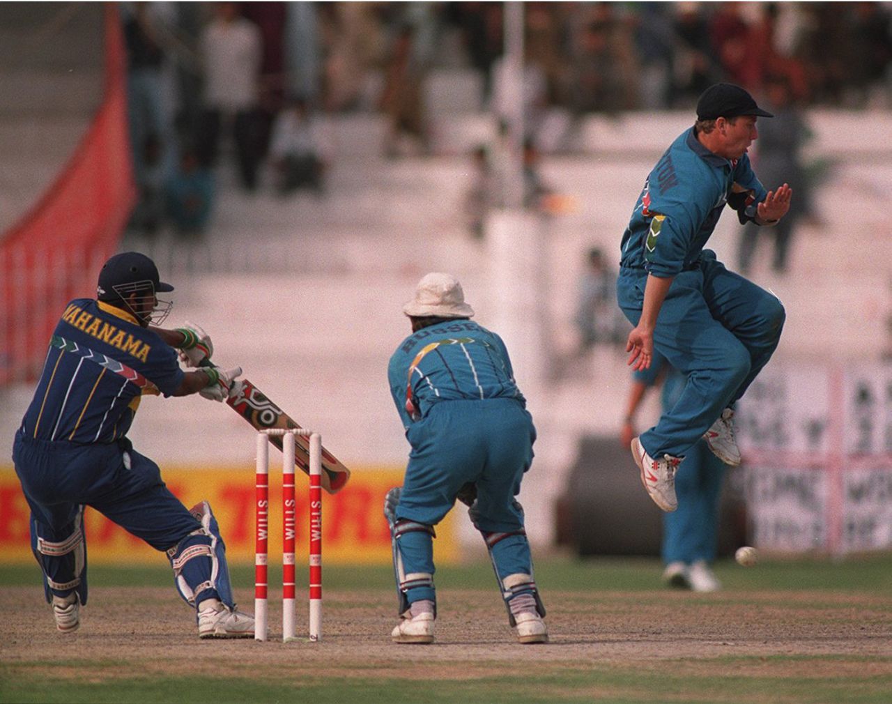 Roshan Mahanama cuts one past Michael Atherton, Sri Lanka v England, Quarter-final, World Cup, March 9, 1996, Faisalabad