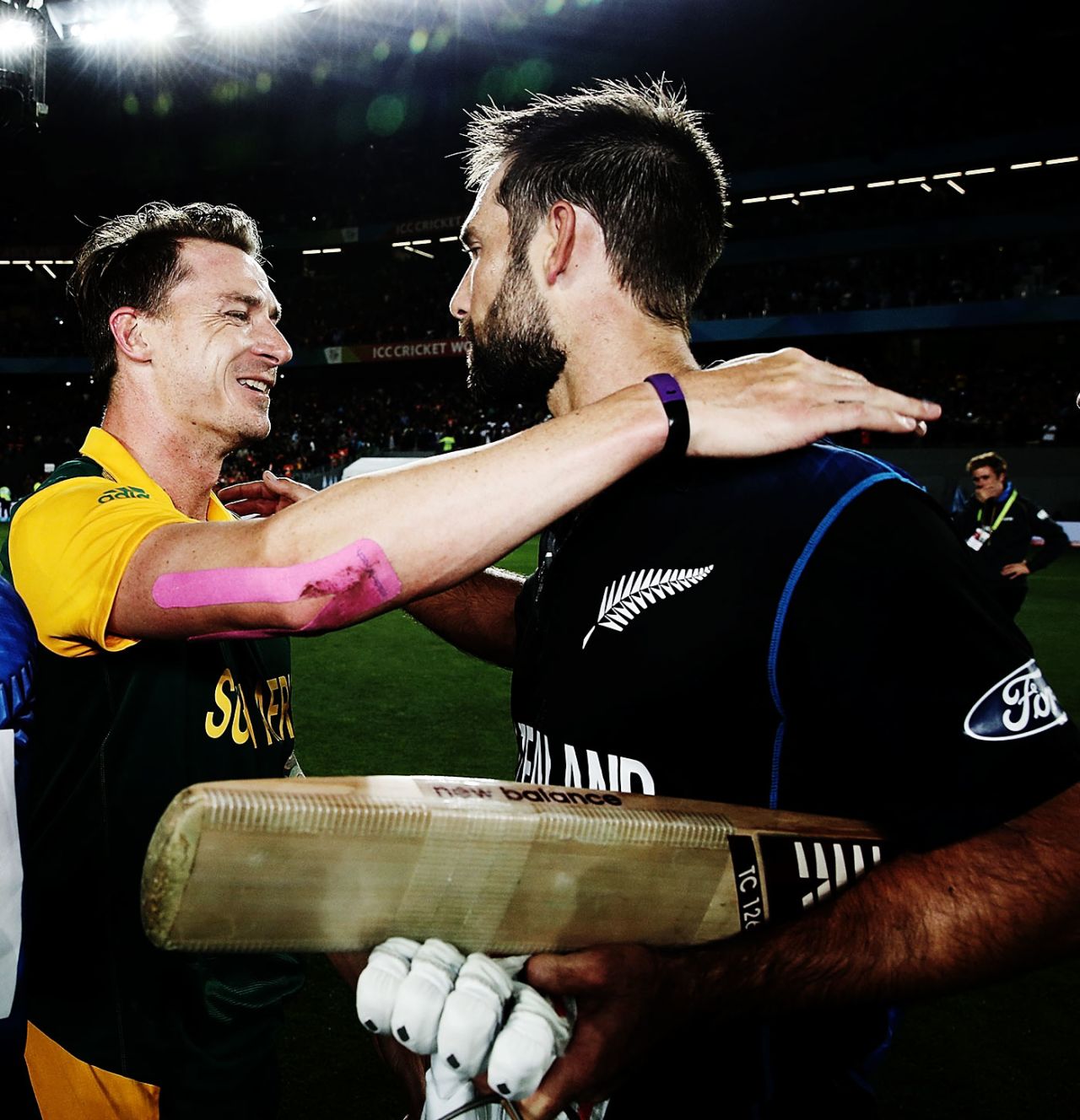 Grant Elliott commiserates with Dale Steyn up after a highly emotional finish, New Zealand v South Africa, World Cup 2015, 1st Semi-Final, Auckland, March 24, 2015