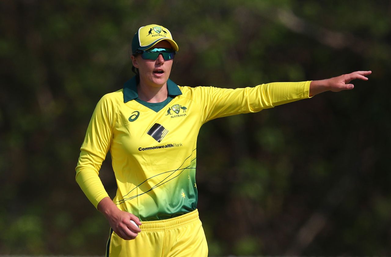 Tahlia McGrath directs the field, Australia A v India, 2nd T20, Allan Border Field, December 21, 2019