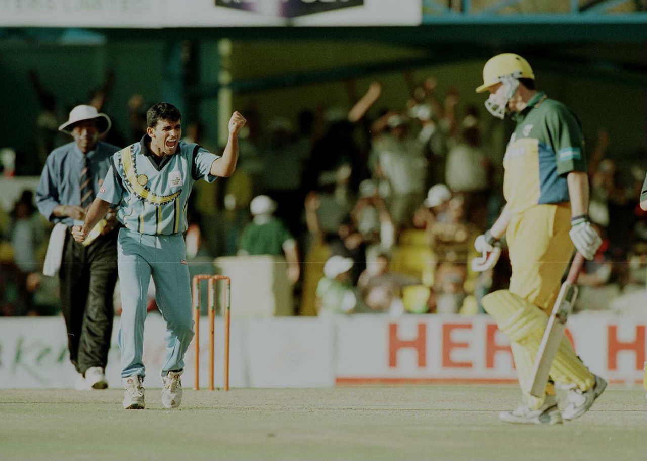 Zaheer Khan celebrates the wicket of Steve Waugh, India v Australia, ICC Knockout, Nairobi, October 7, 2000