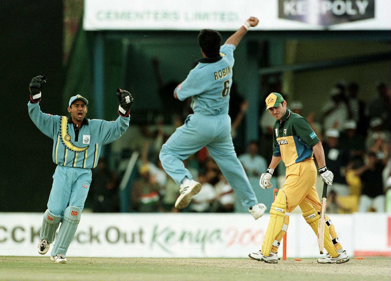 Vijay Dahiya and Robin Singh celebrates the wicket of Damien Martyn, India v Australia, ICC Knockout, Nairobi, October 7, 2000