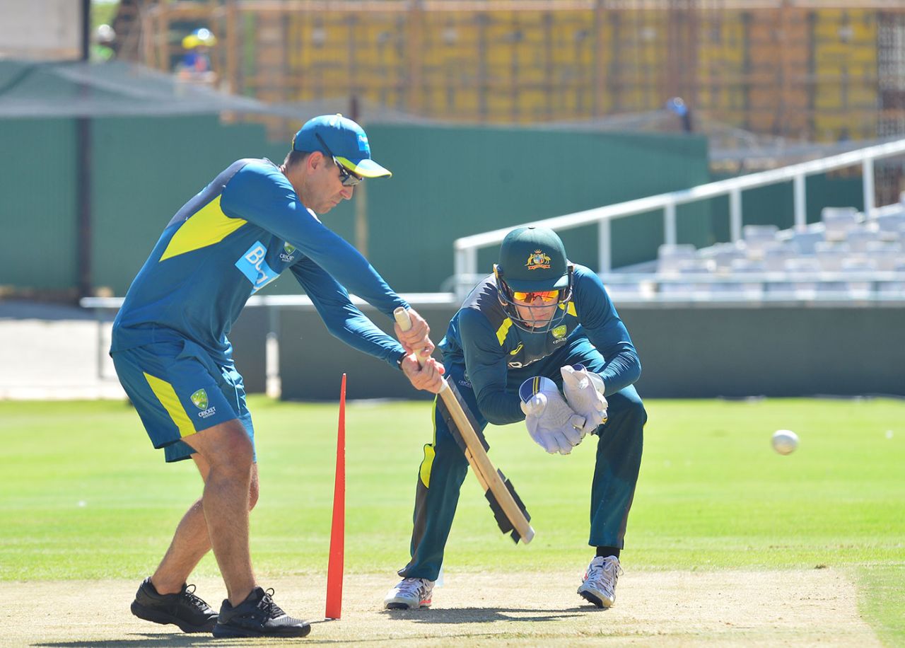 Justin Langer works with Alex Carey during training, Cape Town, February 25, 2020