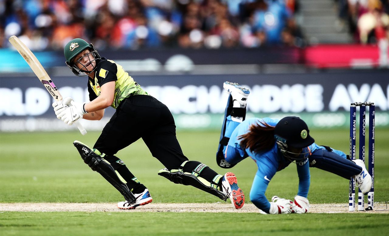 Taniya Bhatia is unable to stop a shot from Alyssa Healy, Australia v India, final, Women's T20 World Cup, Melbourne, March 8, 2020