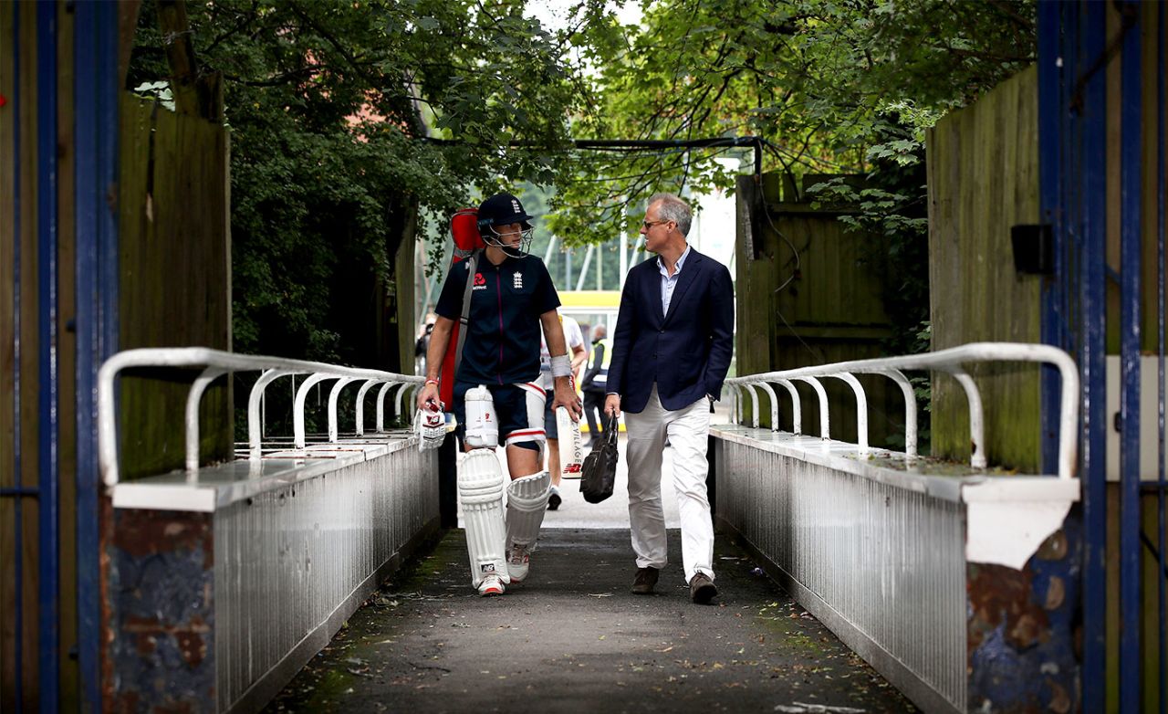 Joe Root and chief selector Ed Smith talk during a training session, Edgbaston, July 31, 2019