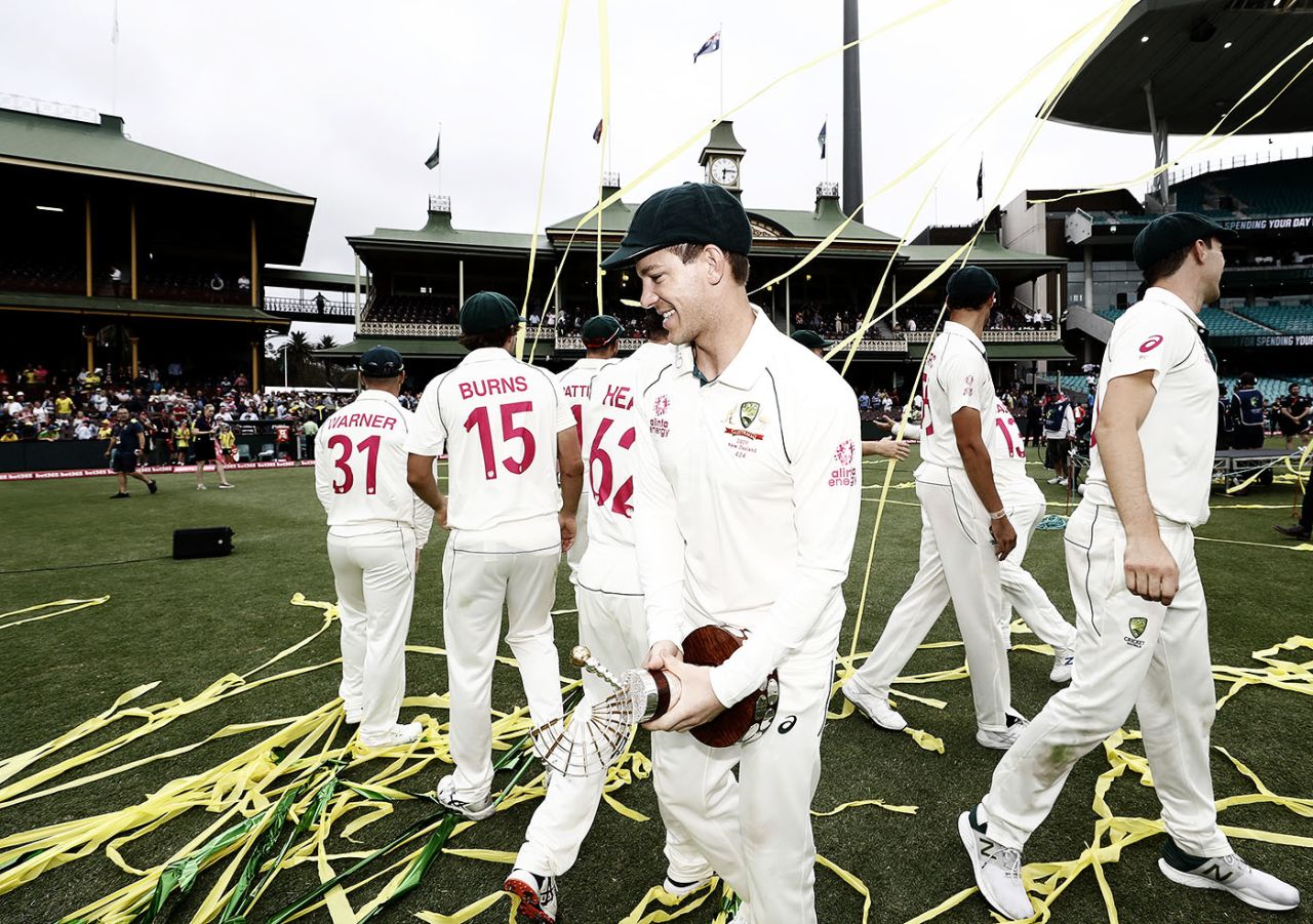 Tim Paine holds the Trans-Tasman Trophy, Australia v New Zealand, 3rd Test, 4th day, Sydney, January 6, 2020
