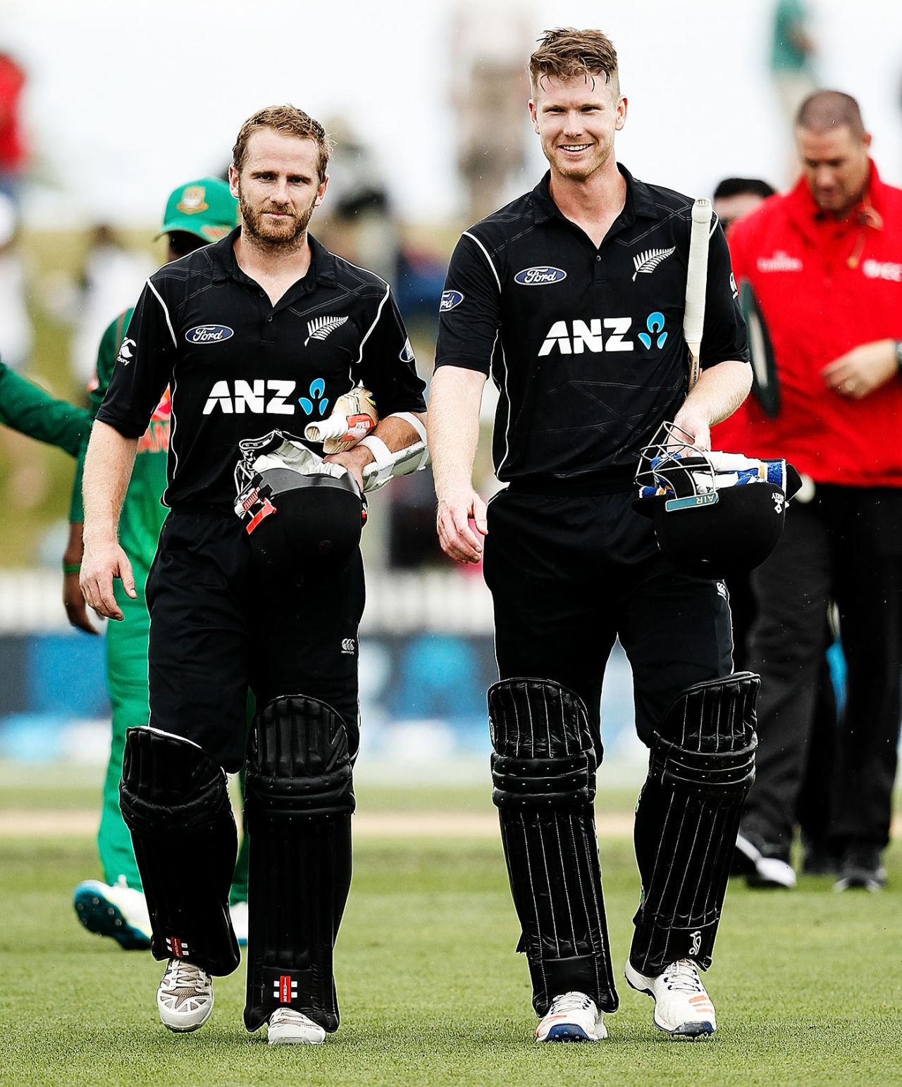 Kane Williamson and Jimmy Neesham walk out of the field, New Zealand v Bangladesh, 3rd ODI, Nelson, December 31, 2016
