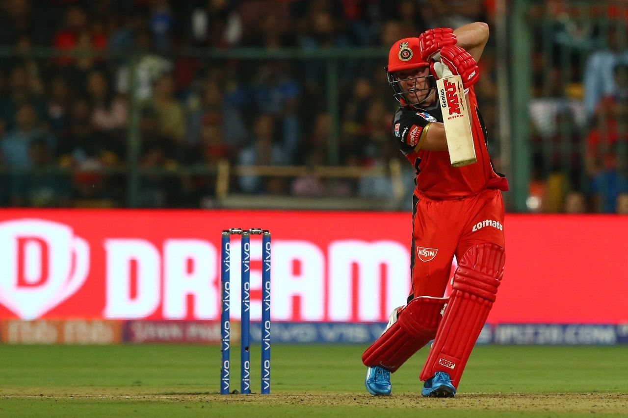 AB de Villiers plays a lovely off drive, Royal Challengers Bangalore v Mumbai Indians, IPL 2019, Bengaluru, March 28, 2019