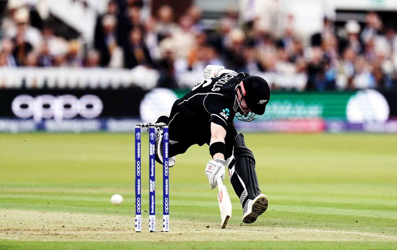 Henry Nicholls avoids being run out, England v New Zealand, World Cup 2019, Lord's, July 14, 2019