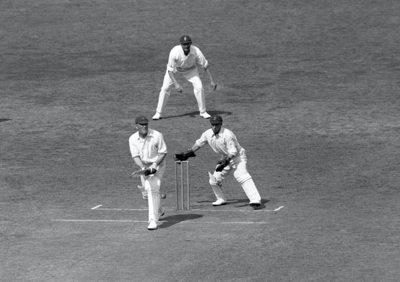 Wilfred Rhodes bats, 1926