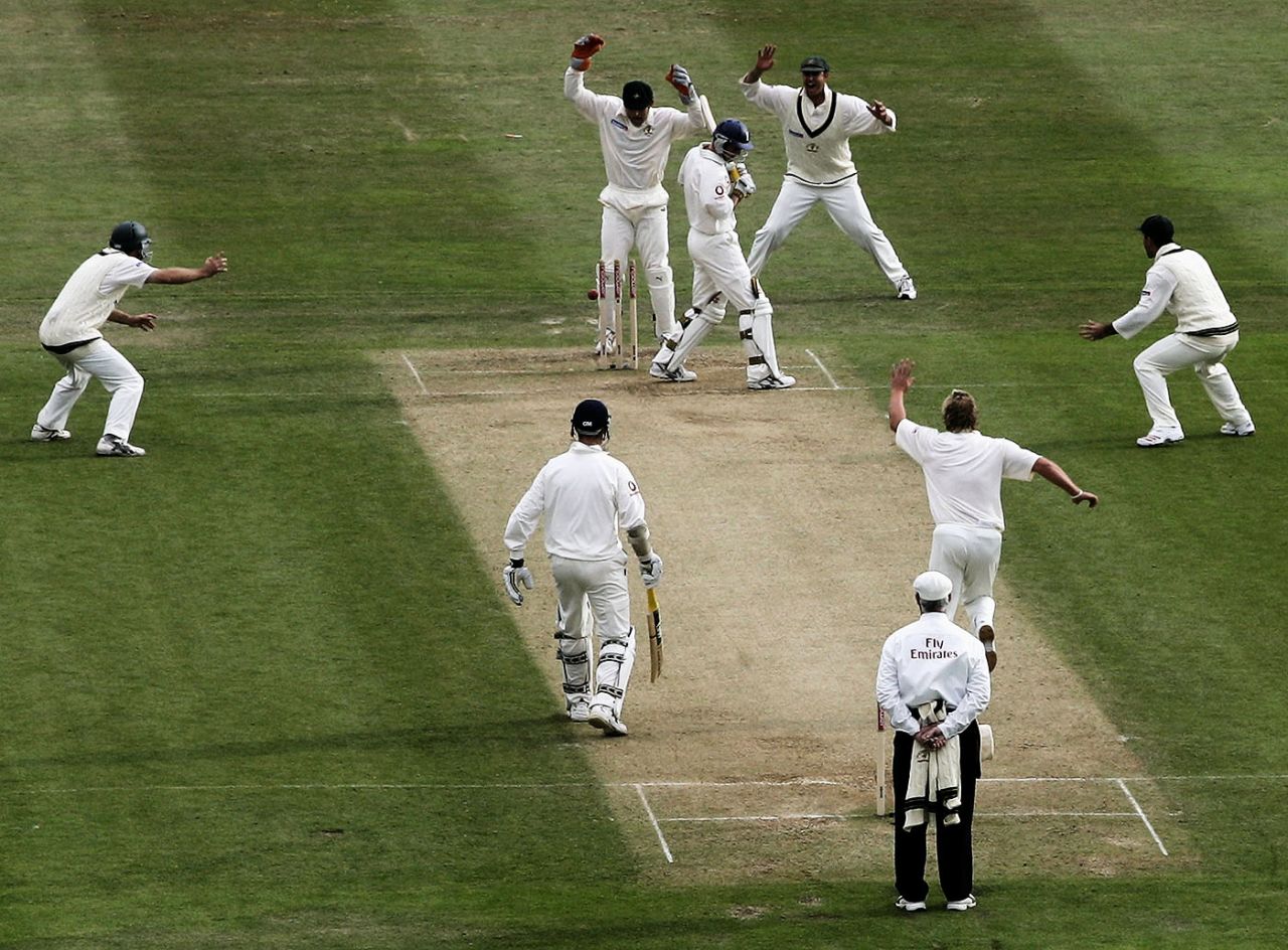 Shane Warne bowls Andrew Strauss, England v Australia, 2nd Test, Edgbaston, 2nd day, August 5, 2005
