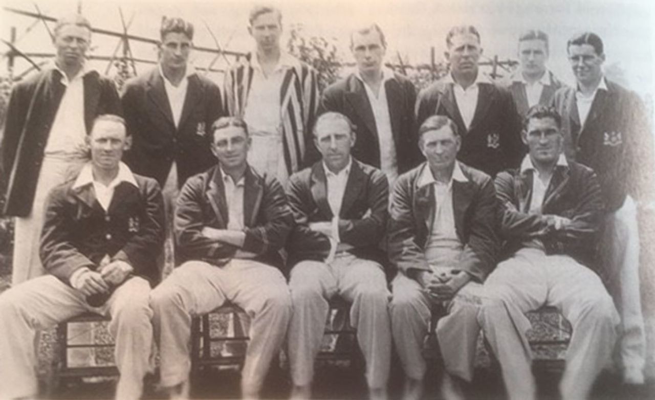 Gloucestershire pose for a team photo, 1933
