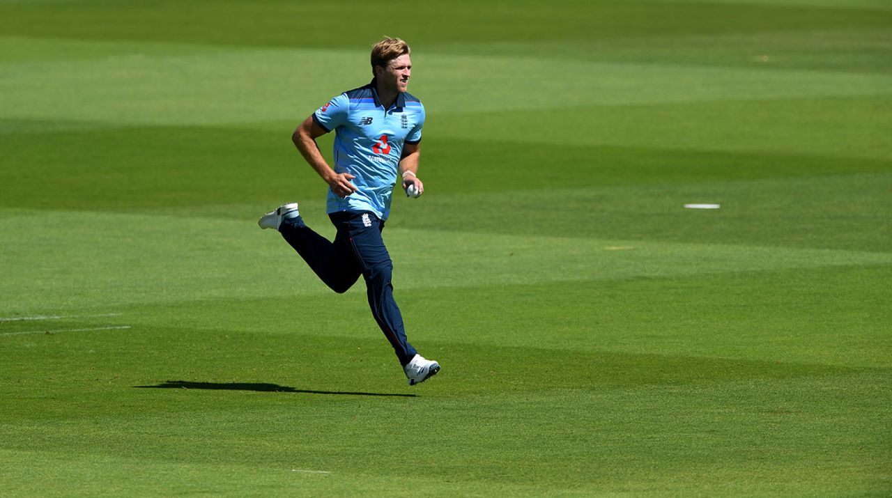 David Willey runs in to bowl, England v Ireland, 1st ODI, Southampton, July 30, 2020