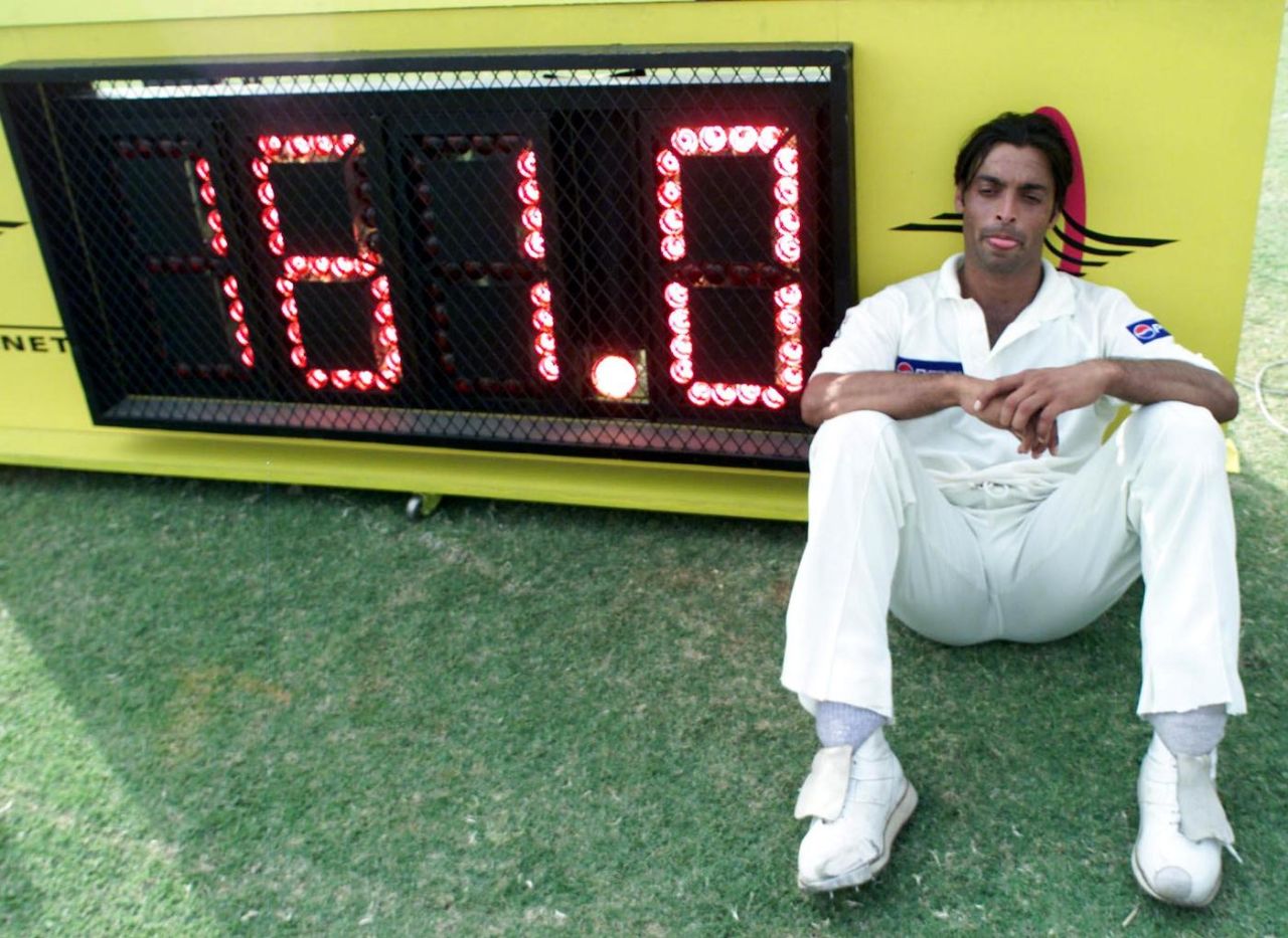 Shoaib Akhtar poses with the speed meter that shows he has broken the 100mph barrier, Pakistan v New Zealand, 1st Test, Day 1, Lahore, May 2, 2002